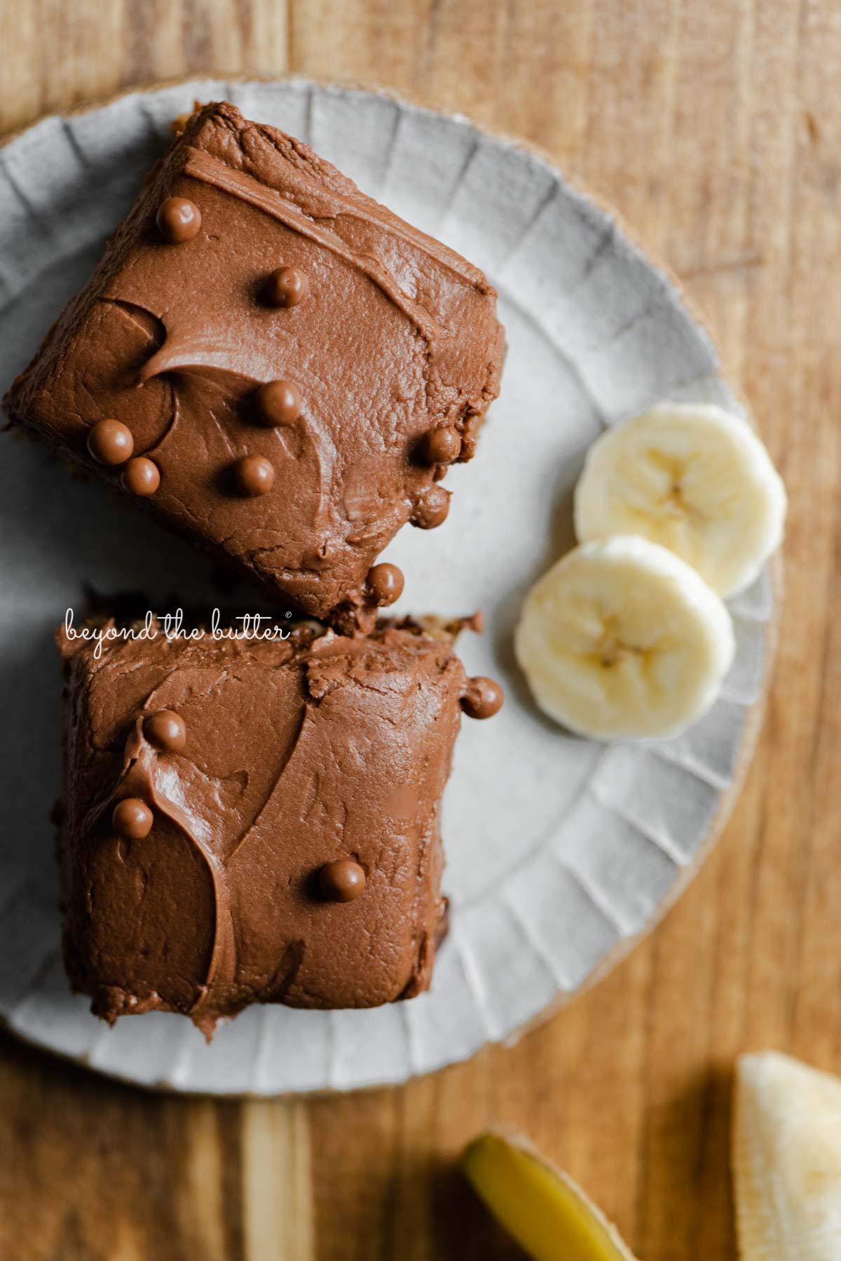 Dessert plate with slices of banana snack cake | All images © Luyiz®