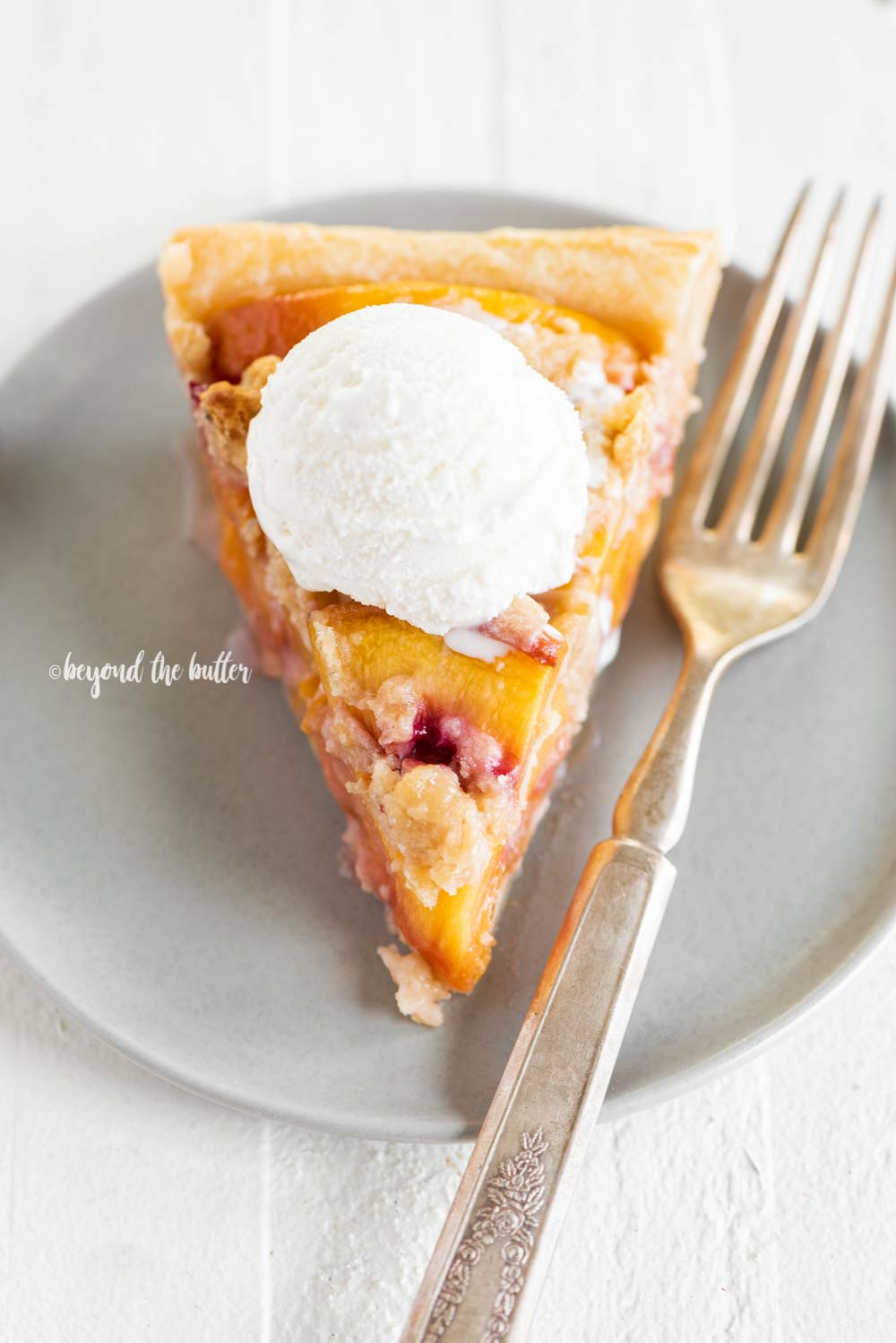 Brown Sugar Peach Crumble Pie Recipe | All Images © Luyiz, LLC