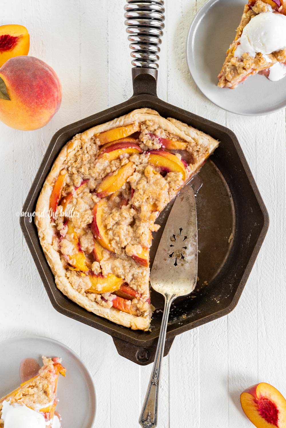Brown Sugar Peach Crumble Pie Recipe | All Images © Luyiz, LLC