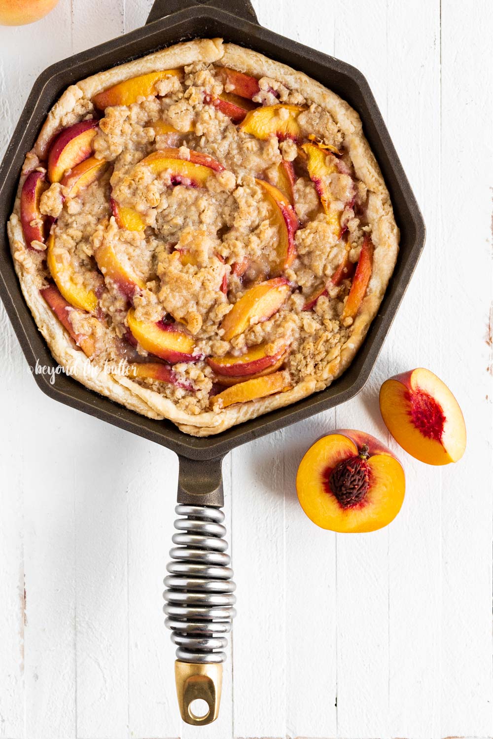 Brown Sugar Peach Crumble Pie | All Images © Luyiz, LLC