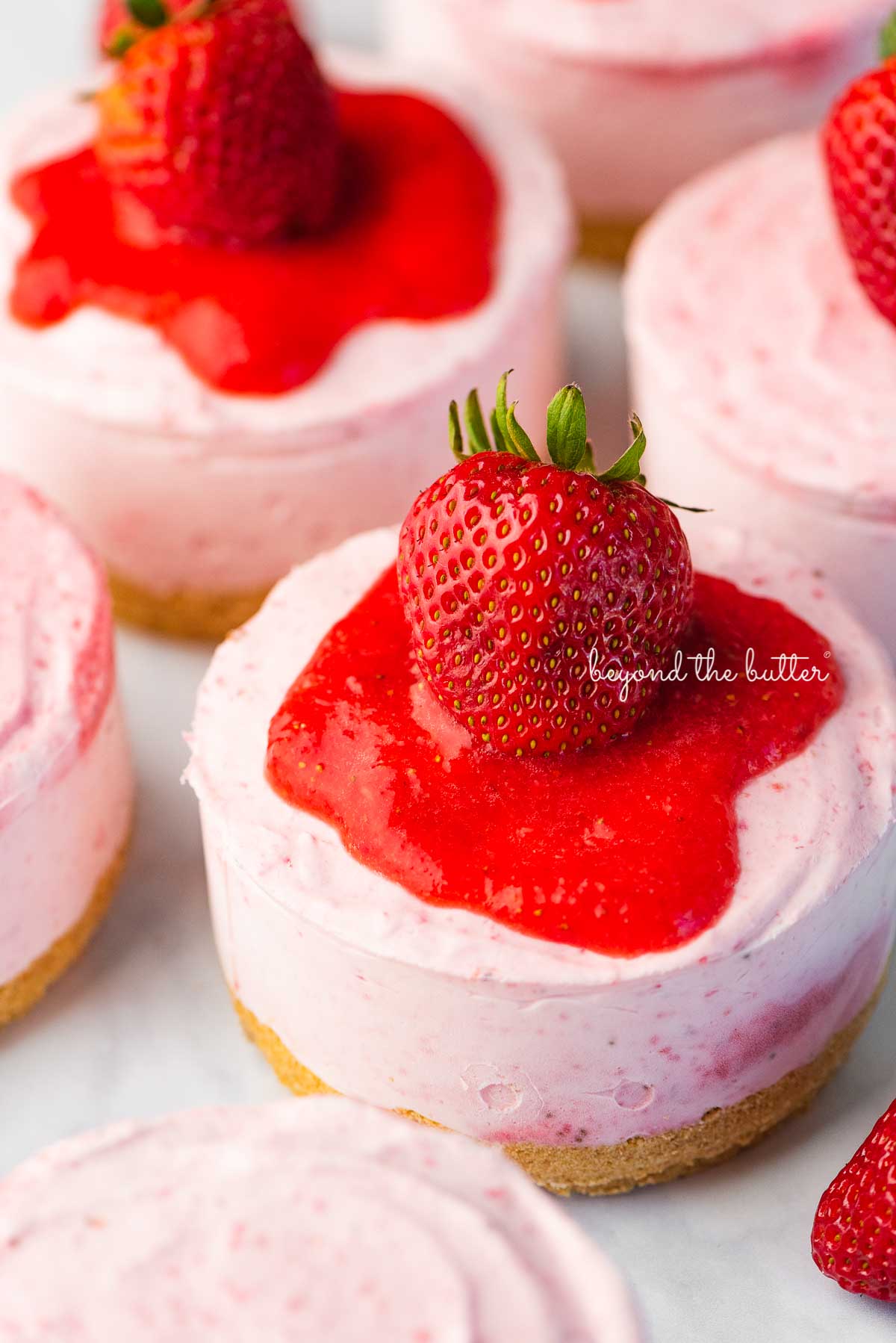 Single-Serve No-Bake Strawberry Cheesecakes