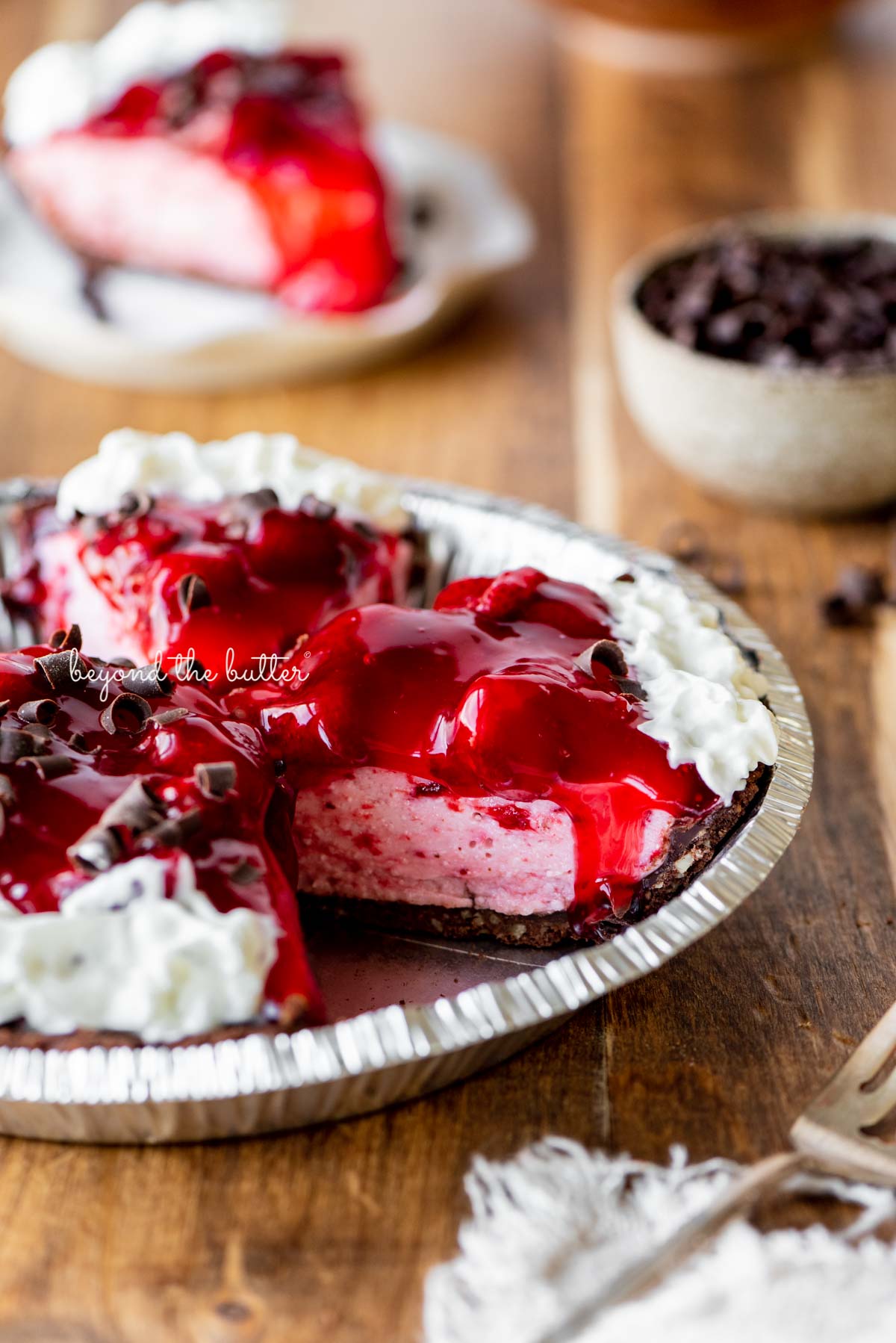 No-Bake Chocolate Strawberry Pie with Ganache
