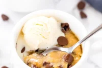 Quick Chocolate Chip Mug Cookie: Ready in Minutes