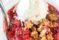 Strawberry Rhubarb Crisp Recipe with Buttery Oat Topping