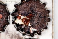 Mini Black-Bottom Chocolate Cupcakes (Small Batch Recipe)