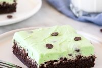Mint-Chocolate Chip Brownies: Gooey Minty Chocolate Treat