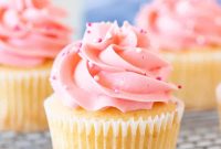 Perfect Small-Batch Vanilla Cupcakes Recipe for 12 Cupcakes