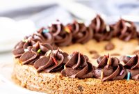 Ultimate Chocolate Chip Cookie Cake Recipe for Parties