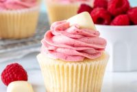 White Chocolate Raspberry Cupcakes Recipe for Decadent Treats