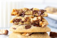 Snickers Stuffed Chocolate Chip Cookies: Gooey Caramel & Peanuts