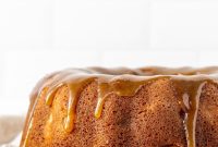 Moist Apple Bundt Cake with Cinnamon Glaze