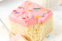 Classic Moist Vanilla Sheet Cake Recipe for Parties and Potlucks