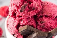Dark Chocolate Raspberry Frozen Yogurt Recipe