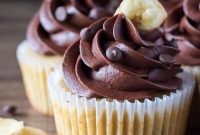 Moist Banana Chocolate Chip Cupcakes with Rich Chocolate Frosting