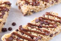 Chewy Homemade Granola Bars with Oats, Nuts & Honey