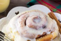 Fluffy Eggnog Cinnamon Rolls with Creamy Eggnog Glaze