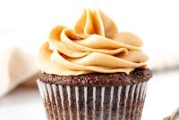 Creamy Peanut Butter Frosting Recipe for Cakes and Cupcakes