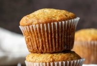 Moist Banana Bread Muffins with Cinnamon Streusel