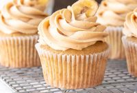 Peanut Butter Banana Cupcakes with Cream Cheese Frosting