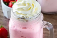 Creamy Strawberry Milkshake Recipe for Homemade Bliss
