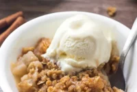 Classic Warm Apple Crisp Recipe for Fall Desserts