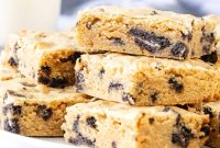 Oreo Blondie Recipe: Chewy, Creamy Cookies-and-Cream Bars