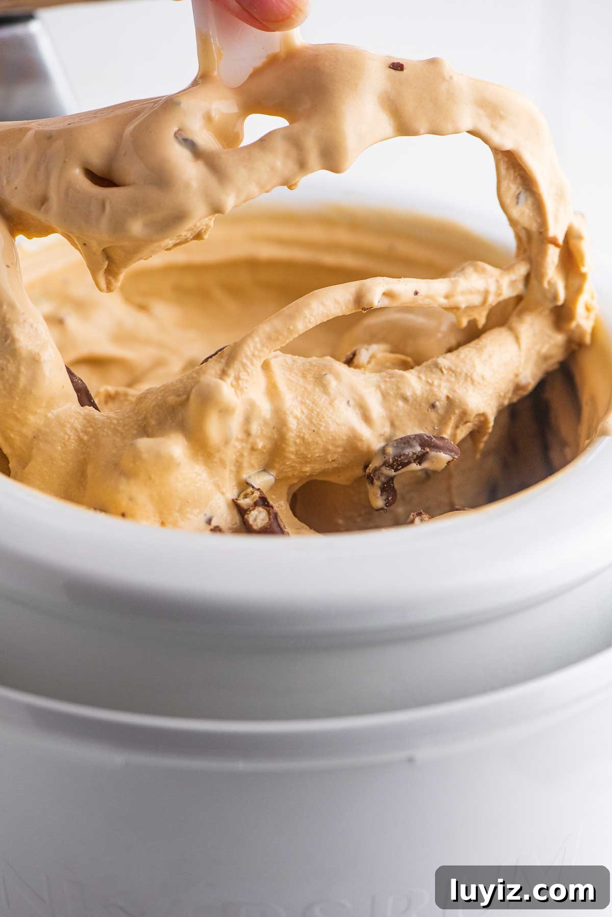 Dulce de Leche Ice Cream with Chocolate-Covered Pretzels 6 Dulce de leche ice cream made in an Ankarsrum Assistent Original with the ice cream maker attachment