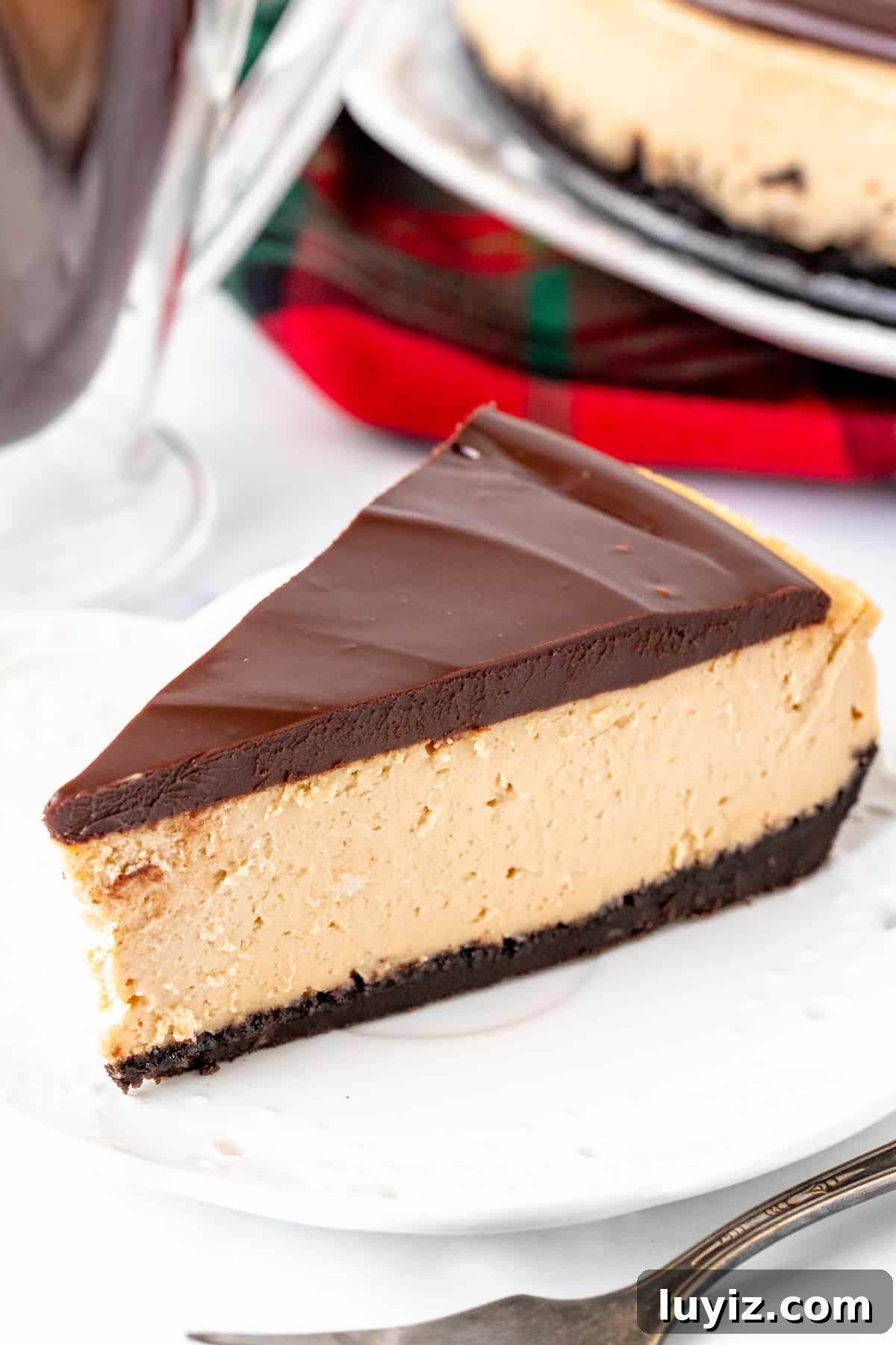Kahlua Cheesecake with Oreo Cookie Crust 5 Slice of Kahlua cheesecake with chocolate ganache
