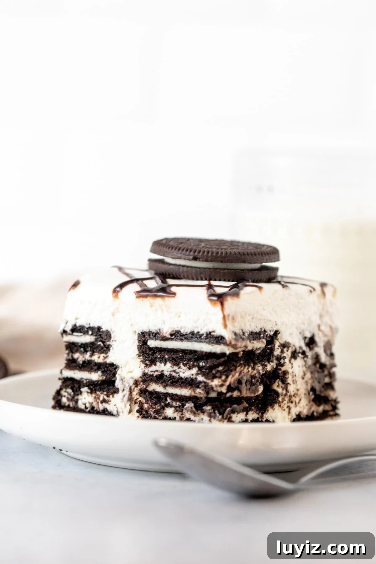 No-Bake Oreo Cheesecake Icebox Cake Recipe 2 Square piece of Oreo cheesecake icebox cake