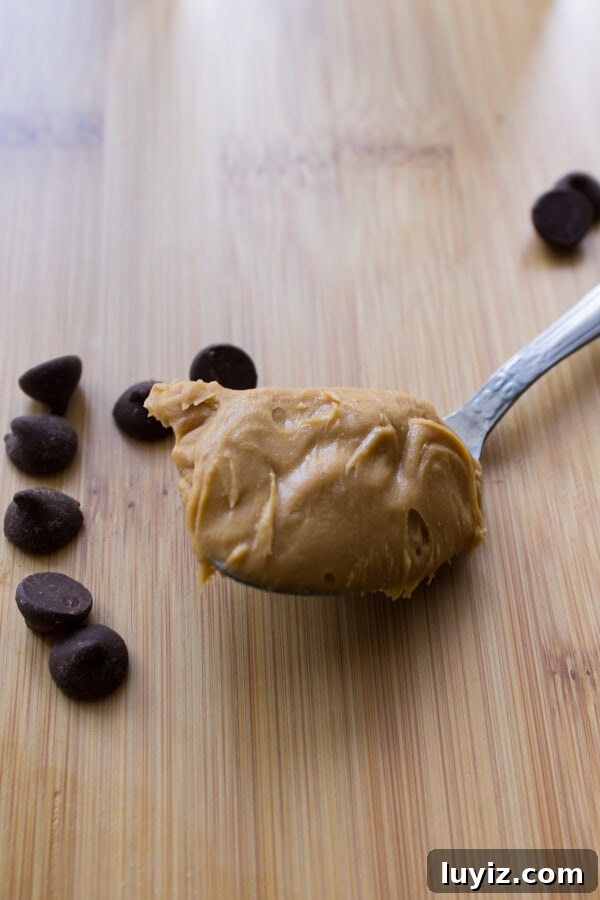 Decadent No-Bake Chocolate Peanut Butter Bars Recipe 4 Chocolate Peanut Butter Bars - Make your own peanut butter cups with this easy recipe