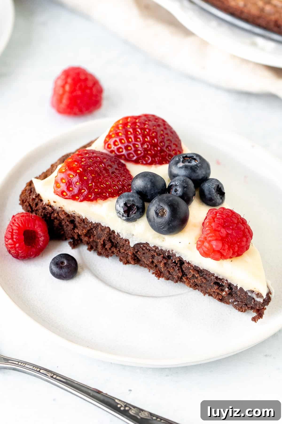 Decadent Brownie Fruit Pizza Recipe with Fresh Berries 7 Brownie fruit pizza slice