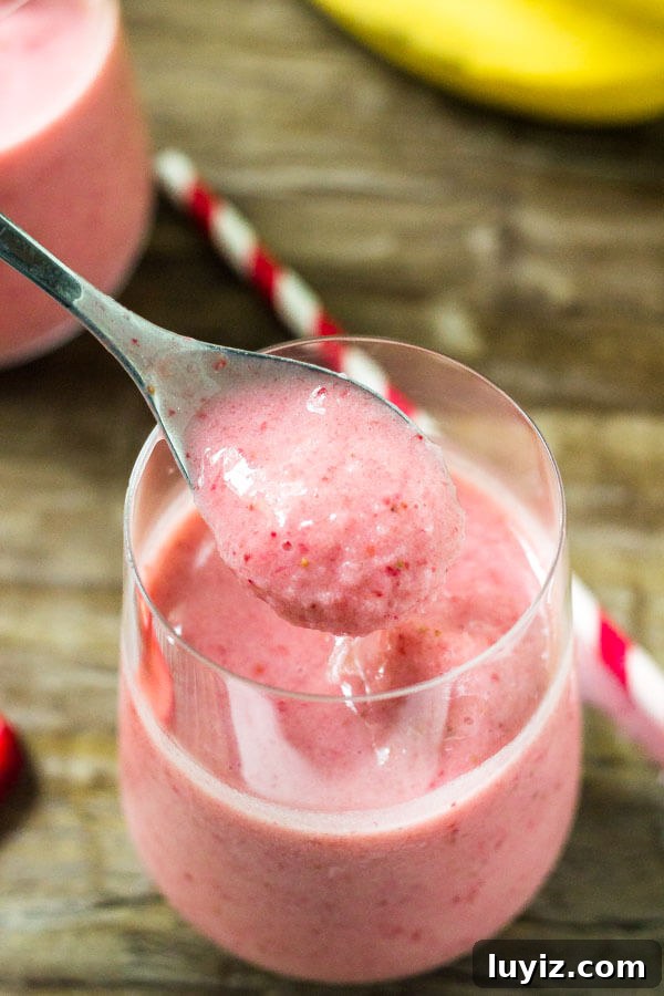 Creamy Strawberry Banana Smoothie Recipe for Breakfast and Snacks 5 Strawberry Banana Smoothie with only 3 ingredients. An easy, healthy smoothie recipe.
