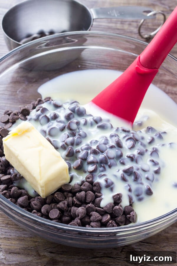 Creamy Homemade Fudge Recipe – Step-by-Step Guide 3 This easy fudge recipe makes smooth, creamy, delicious chocolate fudge every time. It only uses 3 ingredients and you can make it in the microwave or on the stove.