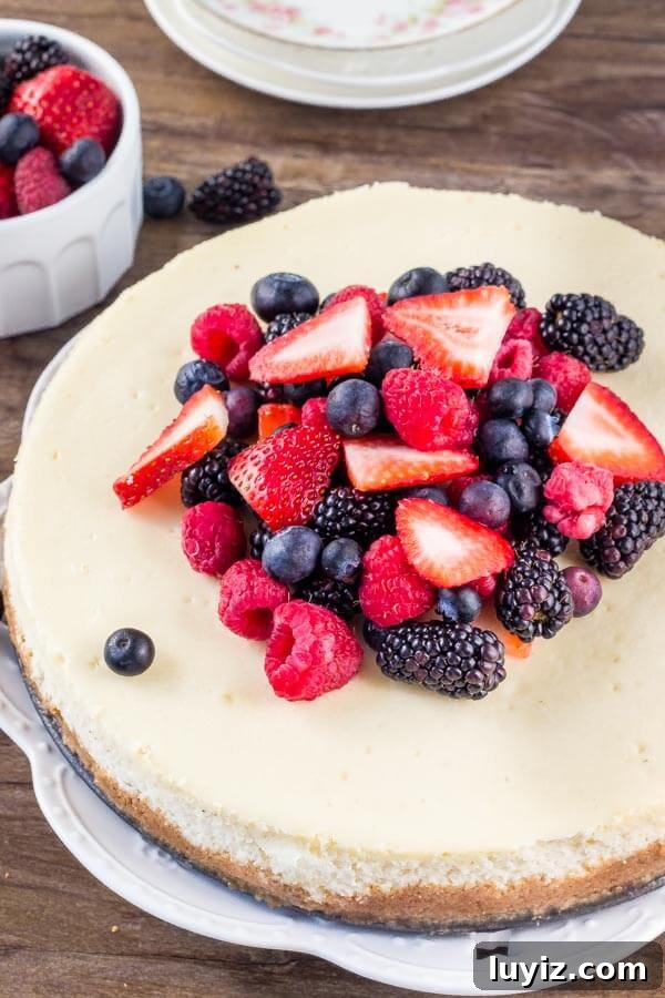 Classic New York Cheesecake Recipe for Creamy, Silky Results 6 New York Cheesecake Recipe - smooth, creamy and oh so delicious.