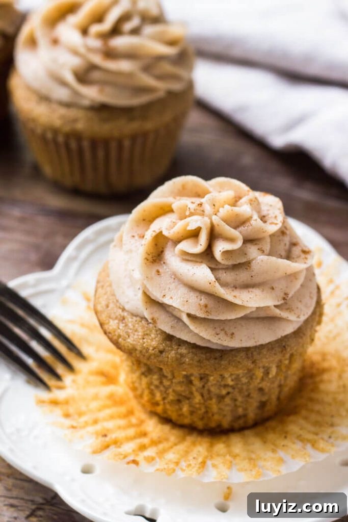 Spice Cake Cupcakes with Cinnamon Cream Cheese Frosting 2 Spice Cake Cupcakes with Cinnamon Cream Cheese Frosting